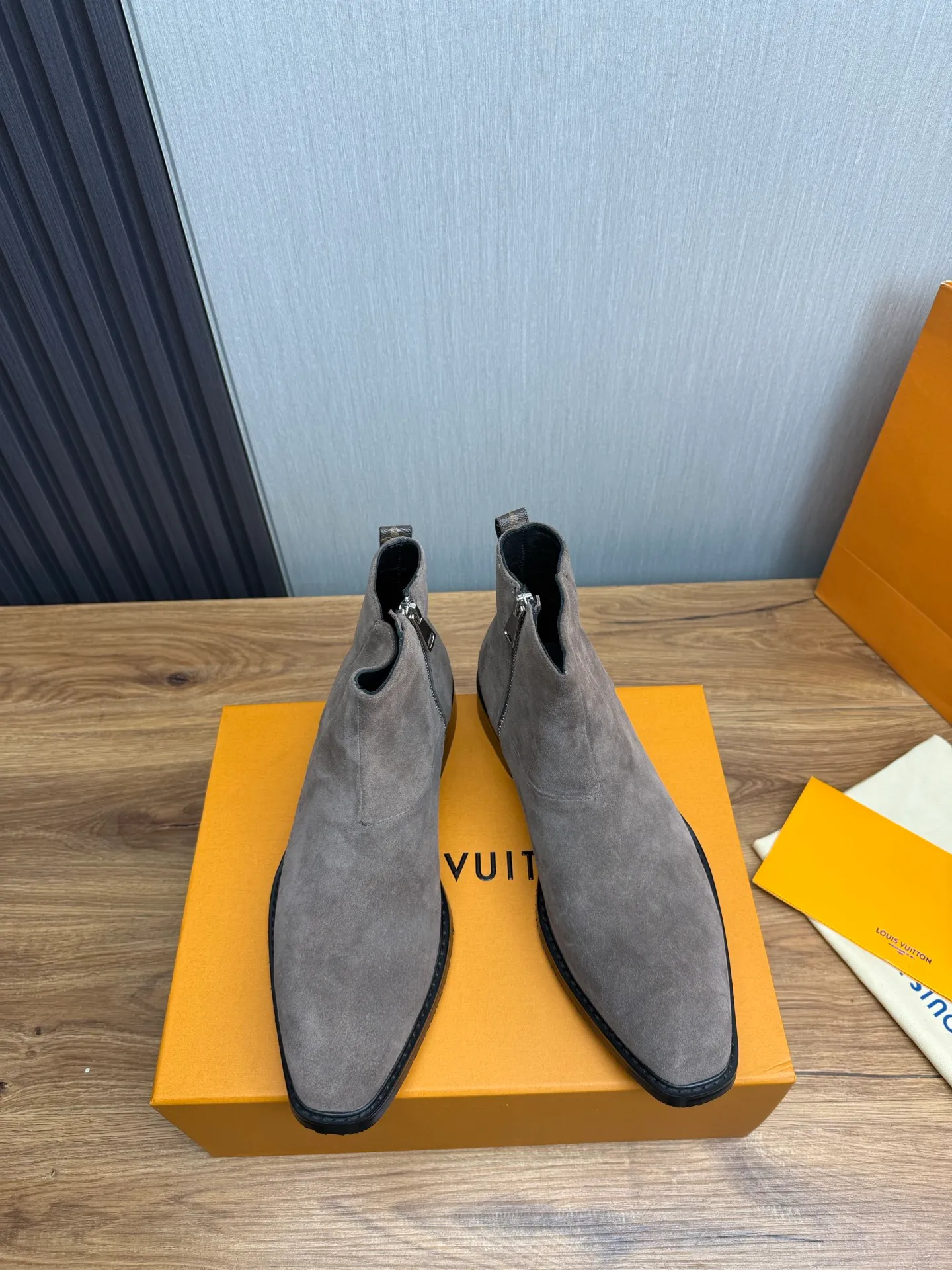 Men's shoes 💰760💰 LV. - Men's business casual leather shoes, top quality products. 1:1 shipment ⬆️Luxurious and noble 👞All imported original brand leather materials, just to create a more comfortable wearing experience, upper: original frosted cowhide ➕Imported full cow lining, original outsole ✔️16-45 (38.45 non-refundable)